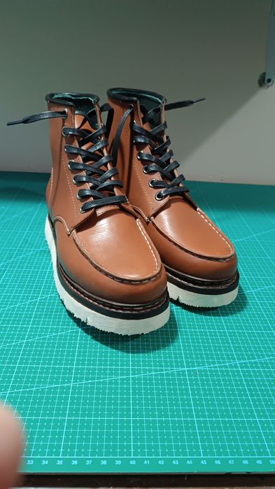 Кожаные рантовые ботинки