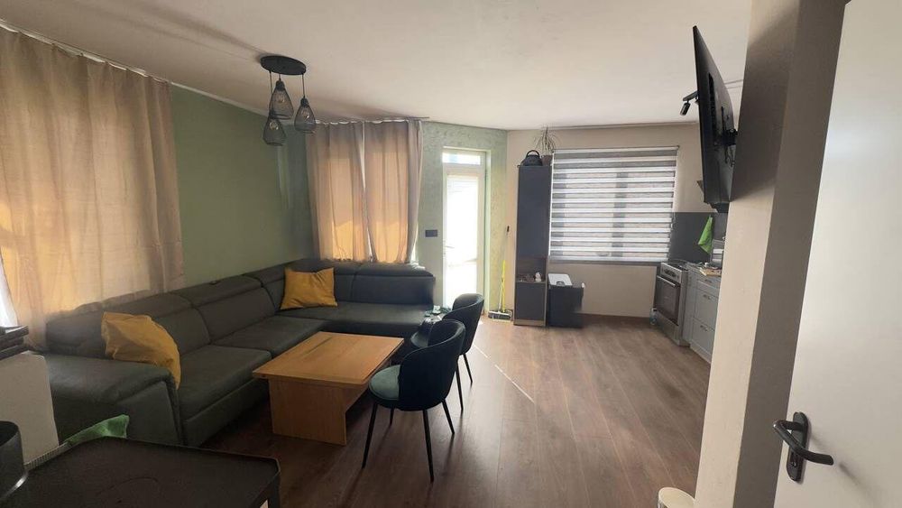 Двуетажна Къща в кв. Рудник