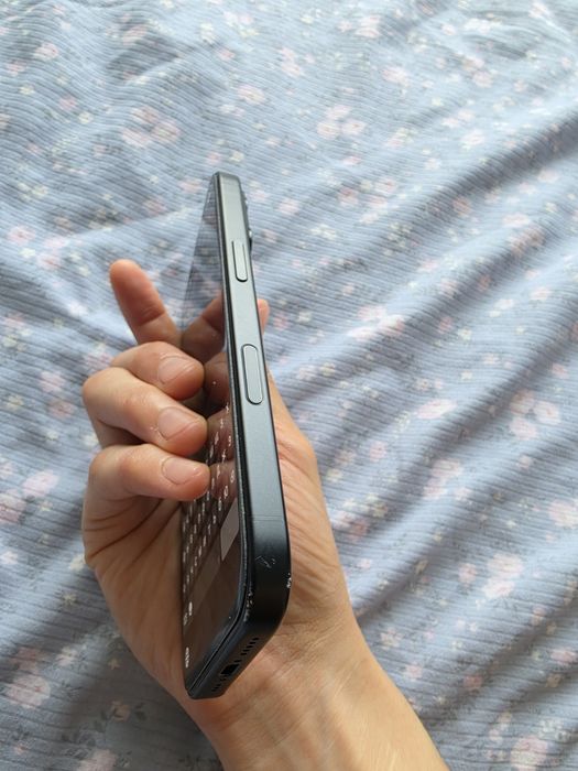 Продам IPhone 16