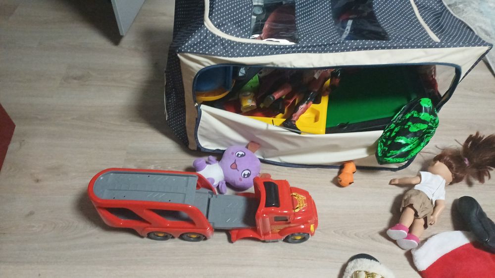 Игрушки  для мальчика  и девочек без сумки большая  коробка