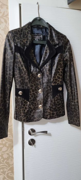 Продавам уникално кожено яке