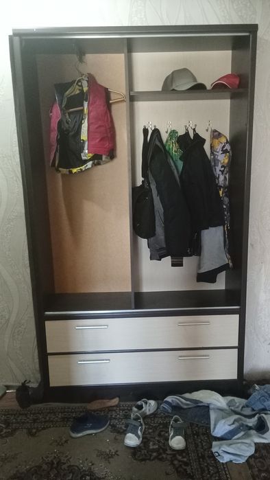 Продам шкаф для прихожи