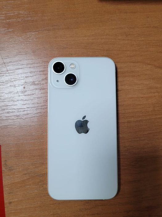 Продам IPhone 13