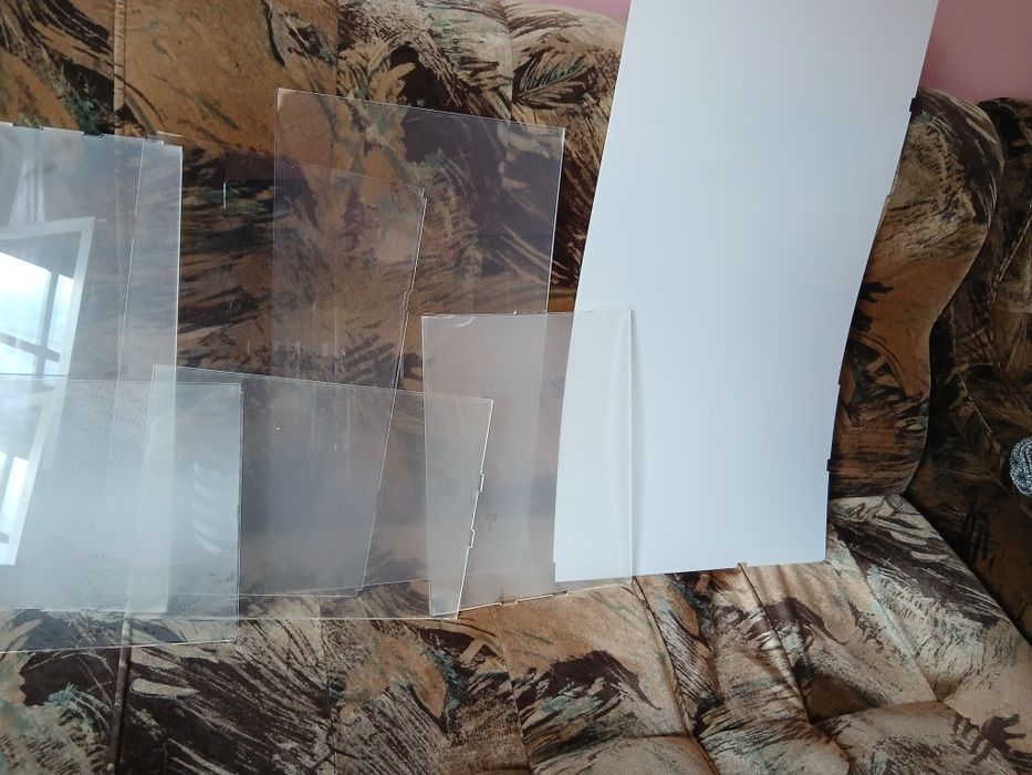 Плексиглас бял и прозрачен