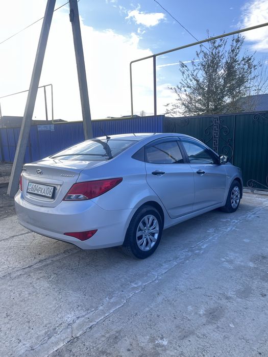 Хюндай акцент машина продаю