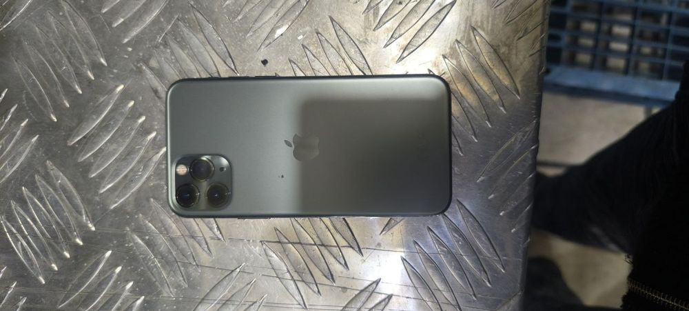 Iphone 11 pro sotiladi srocna