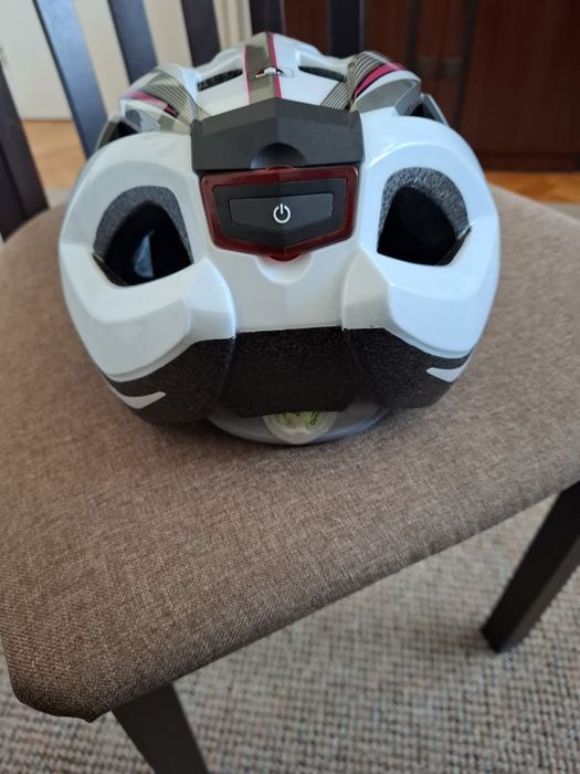 Велосипедна  каска