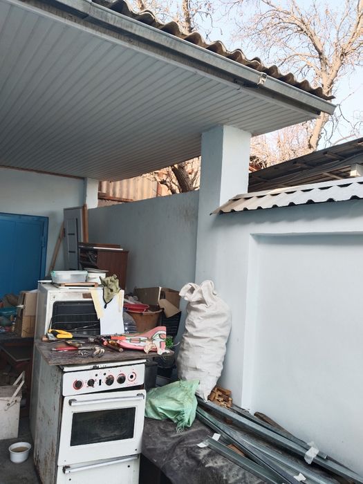 Продам земельный участок в Спутнике. Дом деревянный. Старинкий.