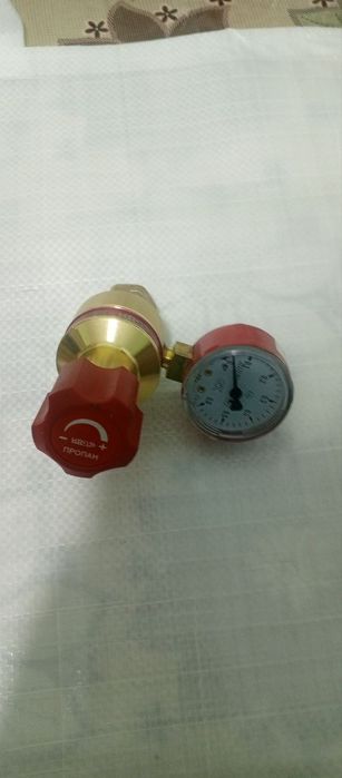 Манометры для газовых баллонов (O₂, CO₂, N₂).