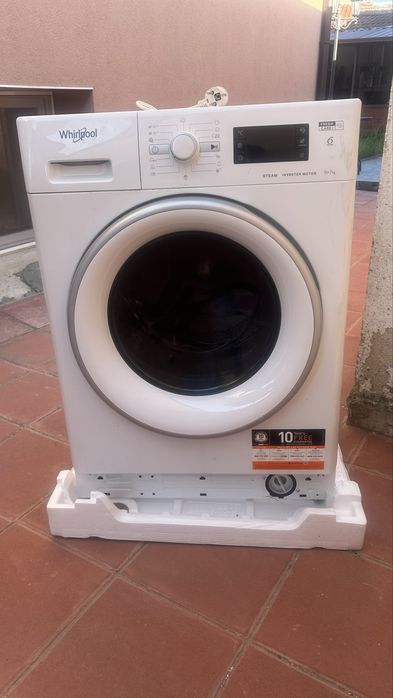 Пералня със сушилня whirlpool