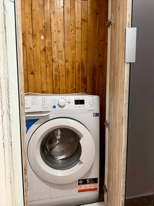 Închiriez garsoniera centru