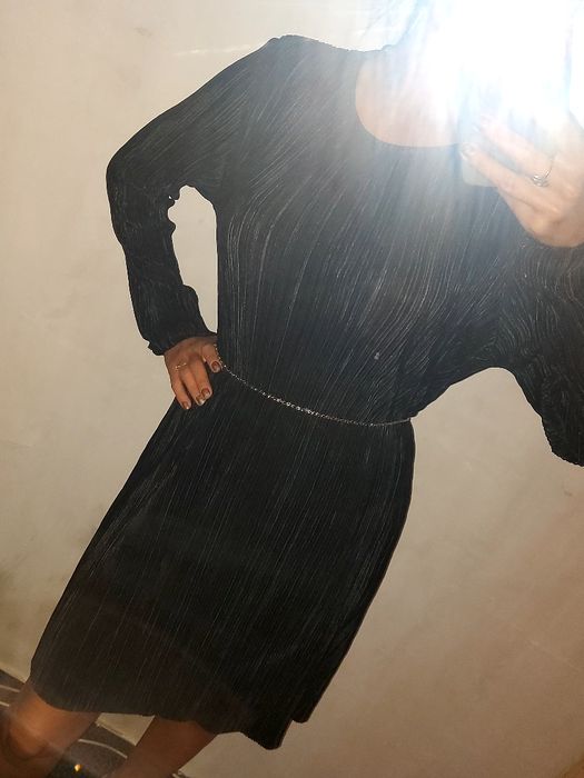 Rochie cu mânecă lunga elegantă