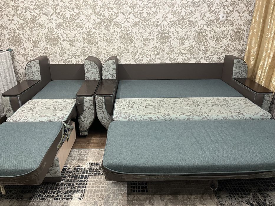 Продам б/у диван!