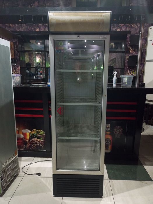 Витрина холодильник