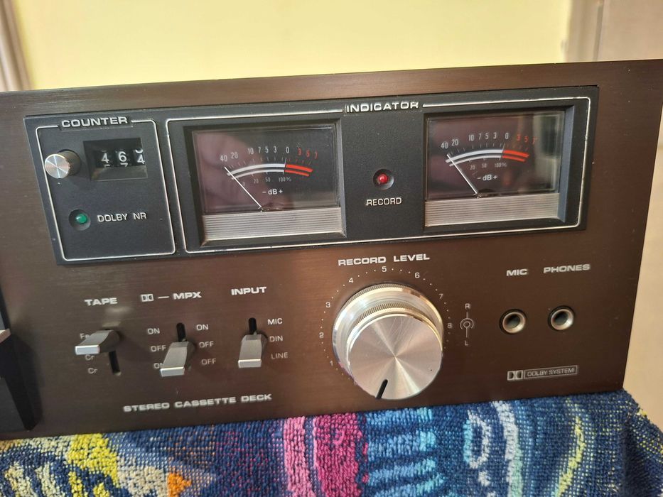 Касетен дек DUAL C810