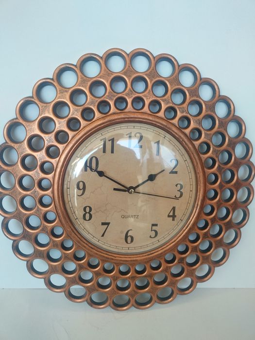 Декоративен стенен часовник