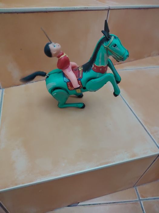 Jucărie veche, Cal acrobat, China