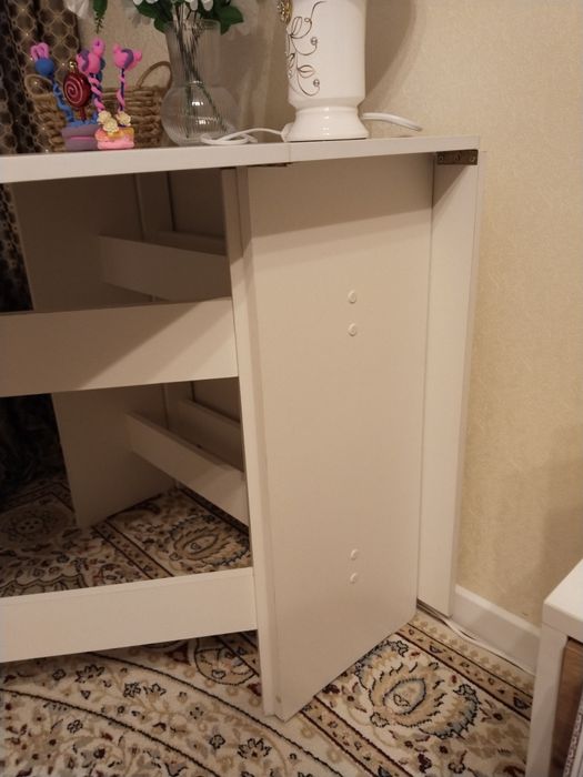 Продам стол-книжку!