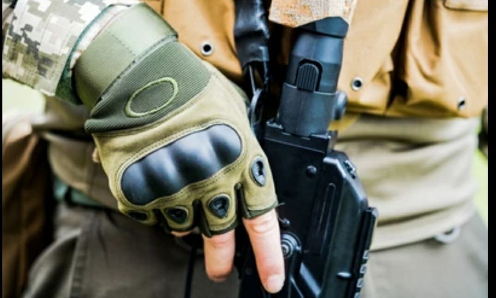 Тактически ръкавици без пръсти с предпазни протектори стрелба airsoft