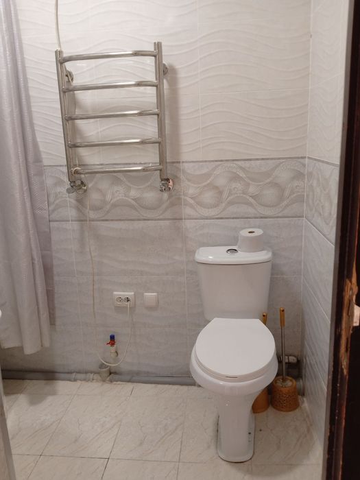 Uy sotiladi shahar markazida