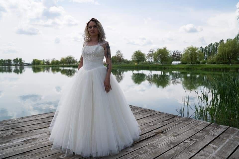 Vând rochii de Mireasa