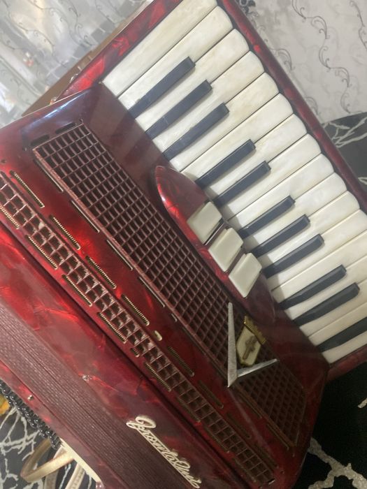 Acordeon frontelini 32 Basi 3 registre