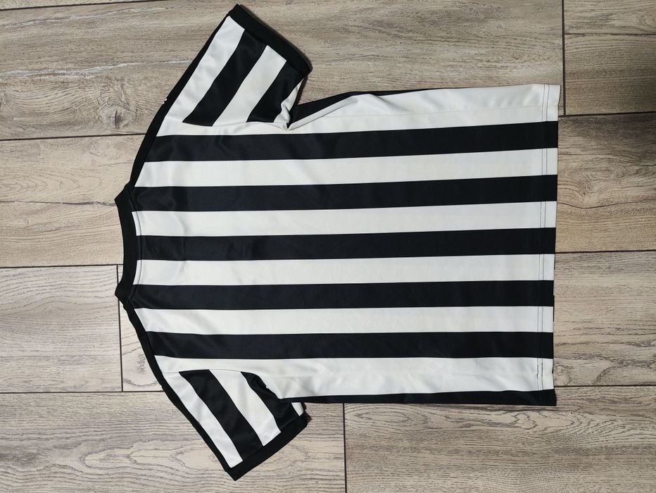 Newcastle 17/18 kit, 13-14y, Good condition