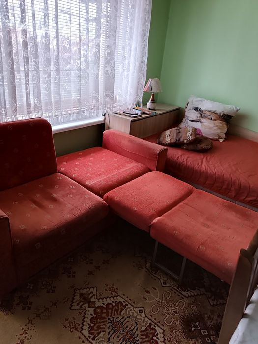 Продавам удобен двоен разтегателен диван!