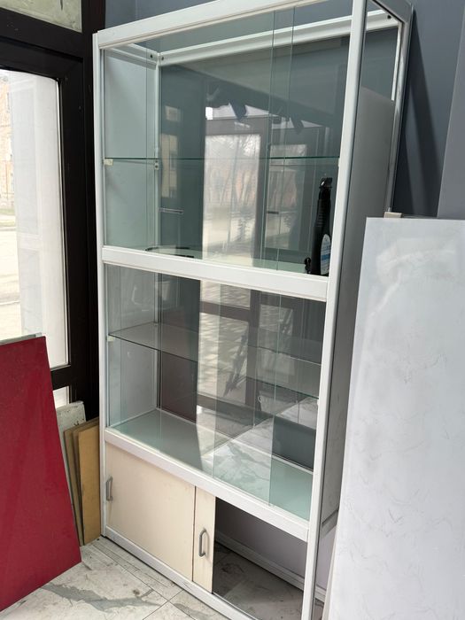 Продам торговые ветрины