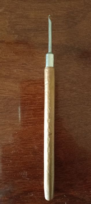 Инструмент крючок