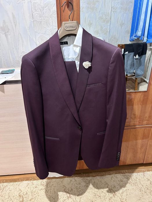 Продам костюм