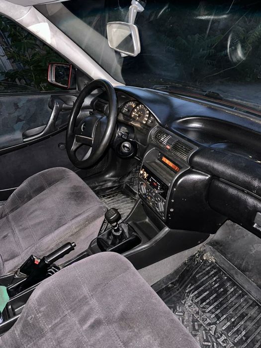 Опель астра в отличном состоянии срочно