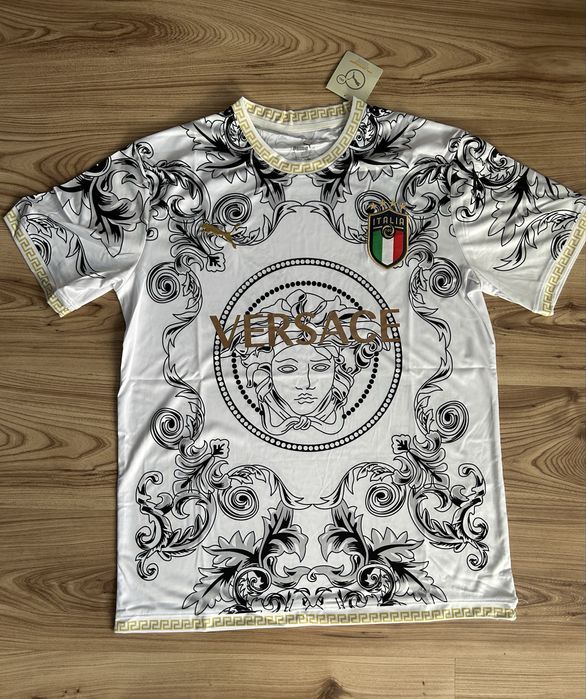 Футболни тениски – ТОП отбори | Нови, Ретро и Concept екипи