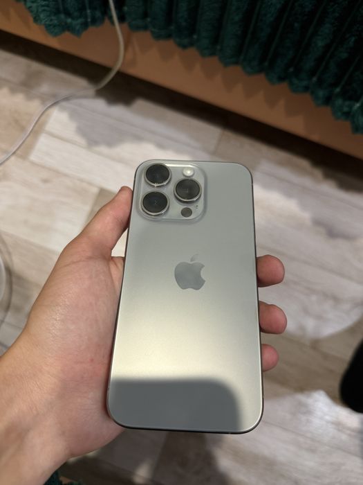 iPhone 15 pro (256GB)