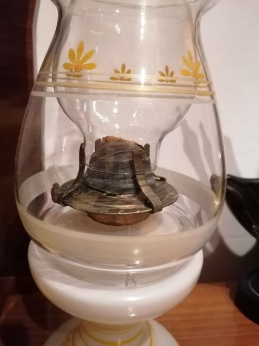 Lampa din sticla pe gaz