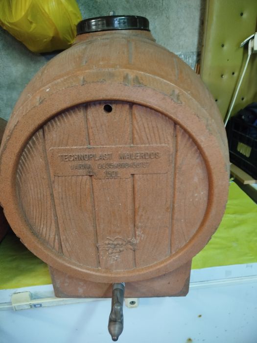 Пластмасови бурета