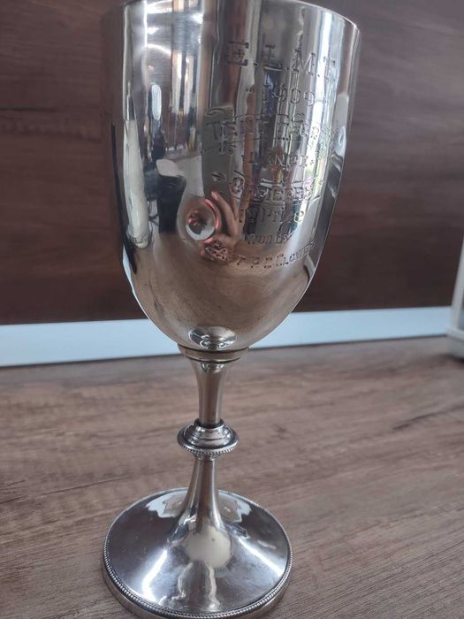 Продавам уникален сребърен бокал на Английски сребърник от Честър