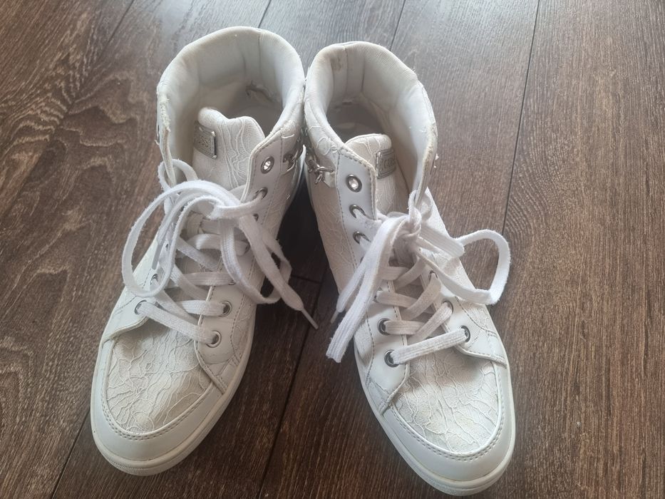 Дамски кецове Guess