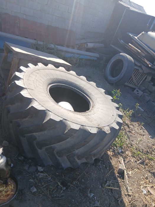 Продам покрышку от К-700