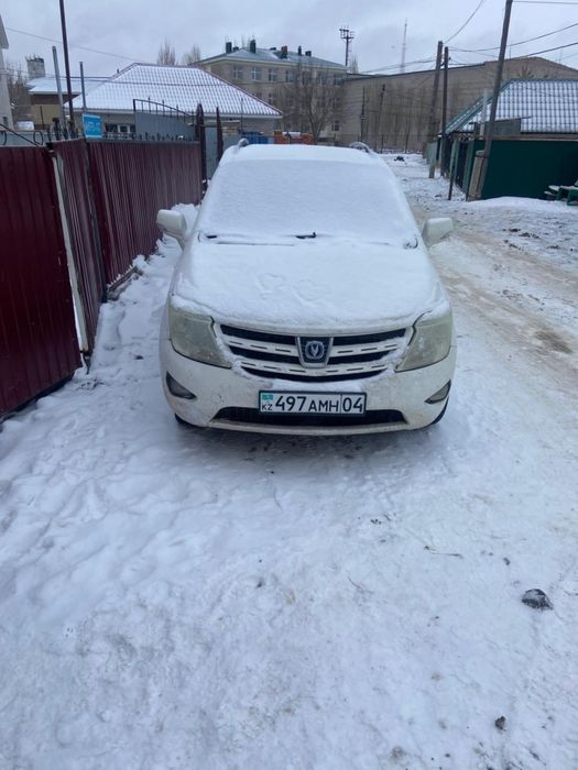 Продам Чанган cx20 2013