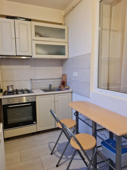 Inchiriez apartament 2 camere