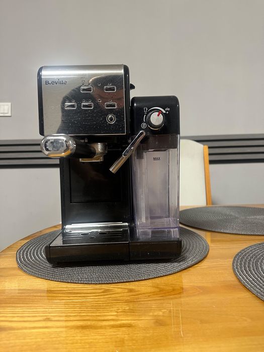 Кафе машина Breville за Капучино и Лате