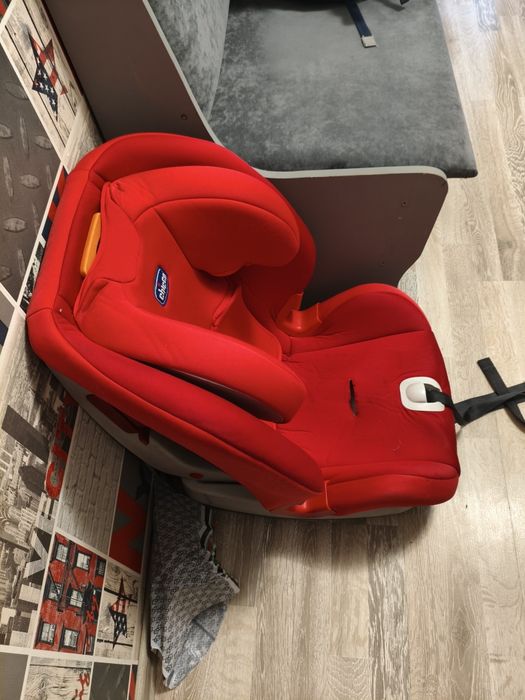 Автомобильное детское кресло Chicco