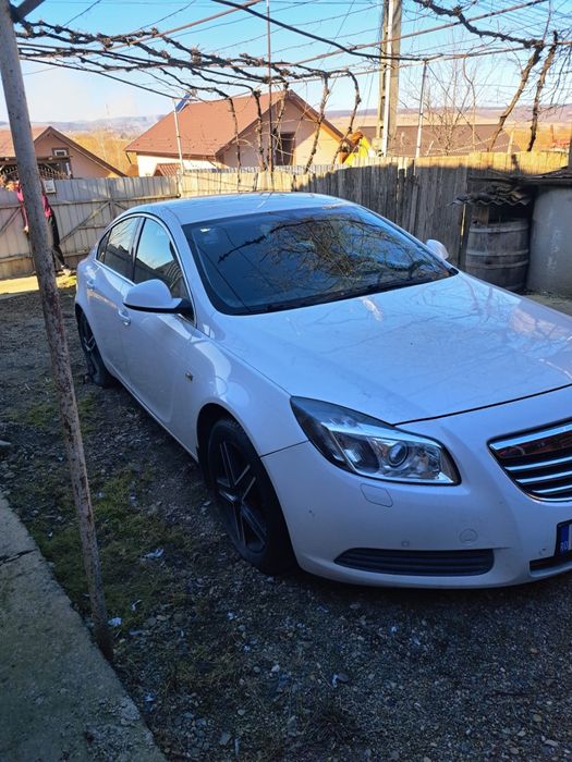Vând  Opel   INSIGNIA