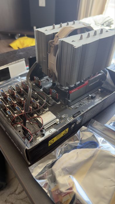Готова Asus B250 mining expert цяла конфигурация с поддръжка до 14 nvidia 3090/4090/5090 с core i7 7700k 16GB 3600mhz ddr4  ram noctua d15 500gb ssd