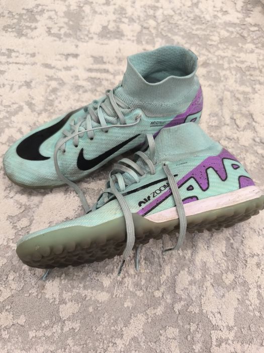 Продам сороконожки Nike AirZoom