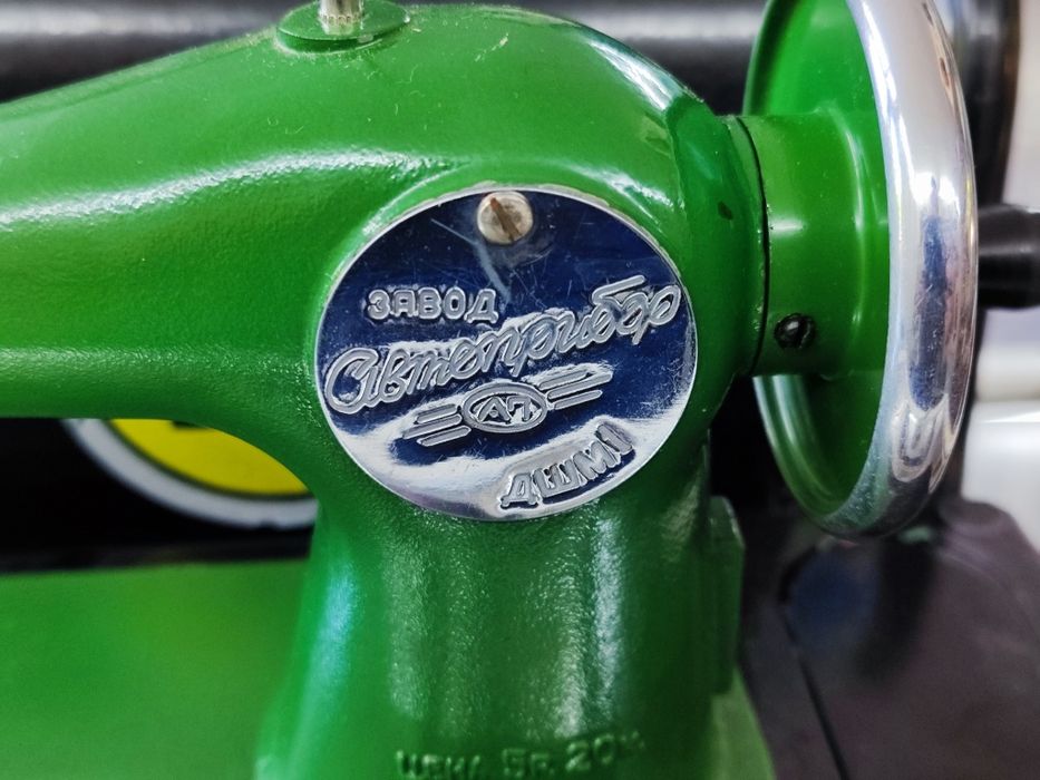 Стара играчка шевна машина