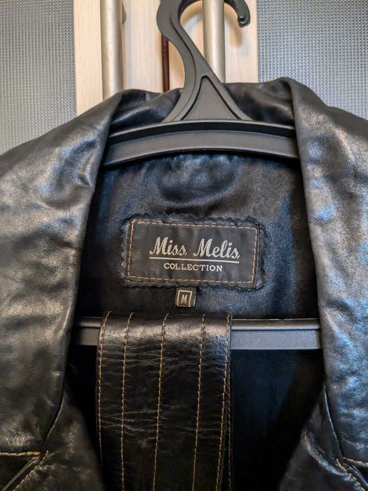 Дамско кожено яке