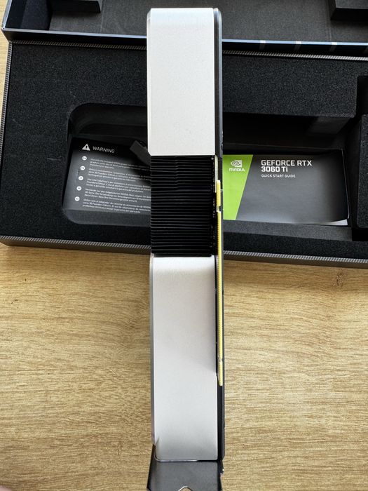 NVIDIA GeForce RTX 3060 Ti Founders Edition (8GB GDDR6)