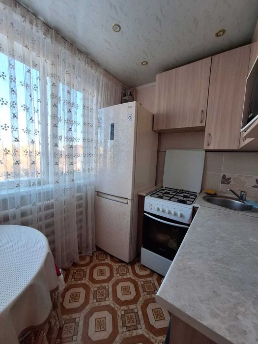 продам 2 ком квартиру на Уюте